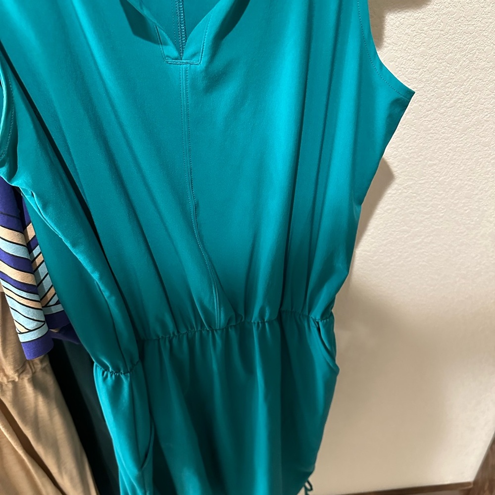 Teal Sleeveless Dress by LOLE